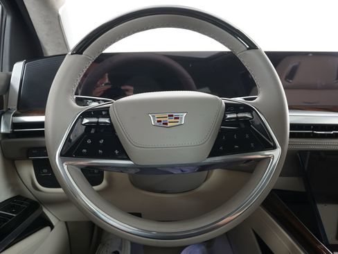 Used 2026 Cadillac Escalade Platinum Sport w/ LPO, Floor Liner Package AWD/4WD image 19