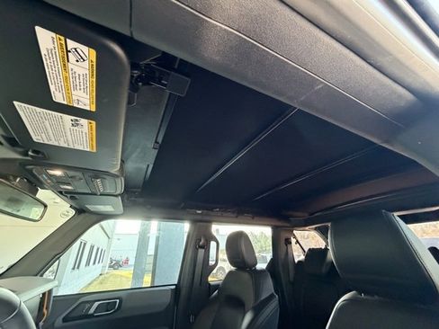 Used 2023 Ford Bronco Badlands image 18