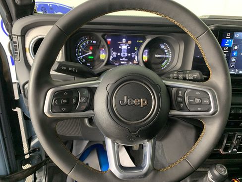 Used 2024 Jeep Wrangler Unlimited Sahara w/ Safety Group AWD/4WD image 21