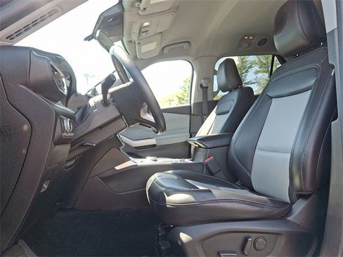 Certified 2022 Ford Explorer XLT w/ Equipment Group 202A image 15