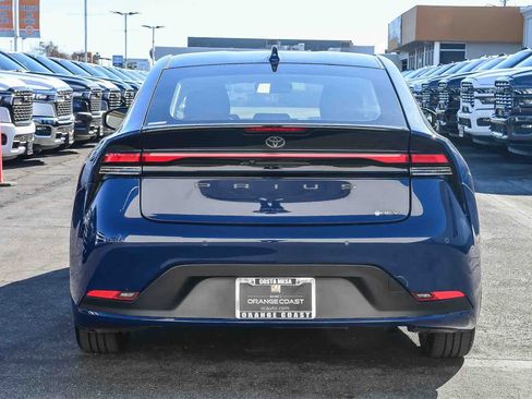 Used 2024 Toyota Prius Prime SE image 5