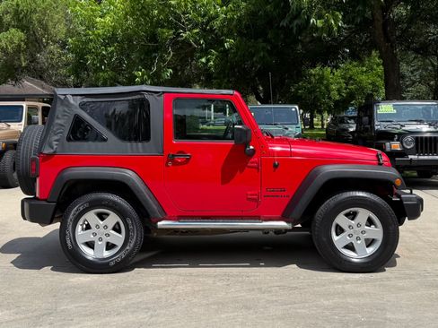 Used 2017 Jeep Wrangler Sport w/ Quick Order Package 24S AWD/4WD image 13