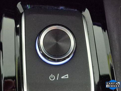 Certified 2025 Buick Enclave Preferred image 17