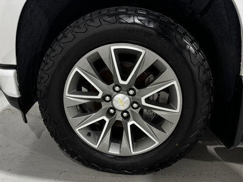 Used 2019 Chevrolet Silverado 1500 High Country image 8