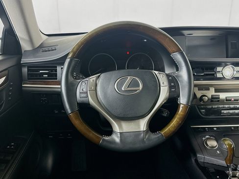 Used 2014 Lexus ES 350 w/ Luxury Package FWD image 18