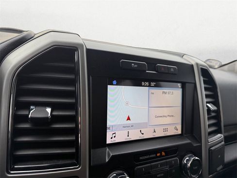 Used 2019 Ford F150 Lariat image 21