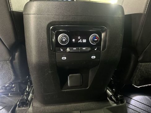 Certified 2022 Chevrolet Suburban RST w/ Sport Performance Package AWD/4WD image 21