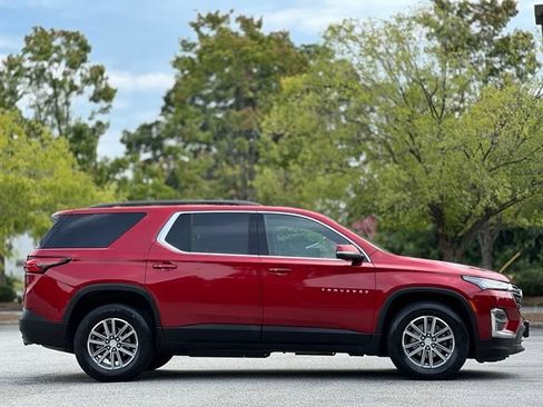 Used 2023 Chevrolet Traverse LT AWD/4WD image 4