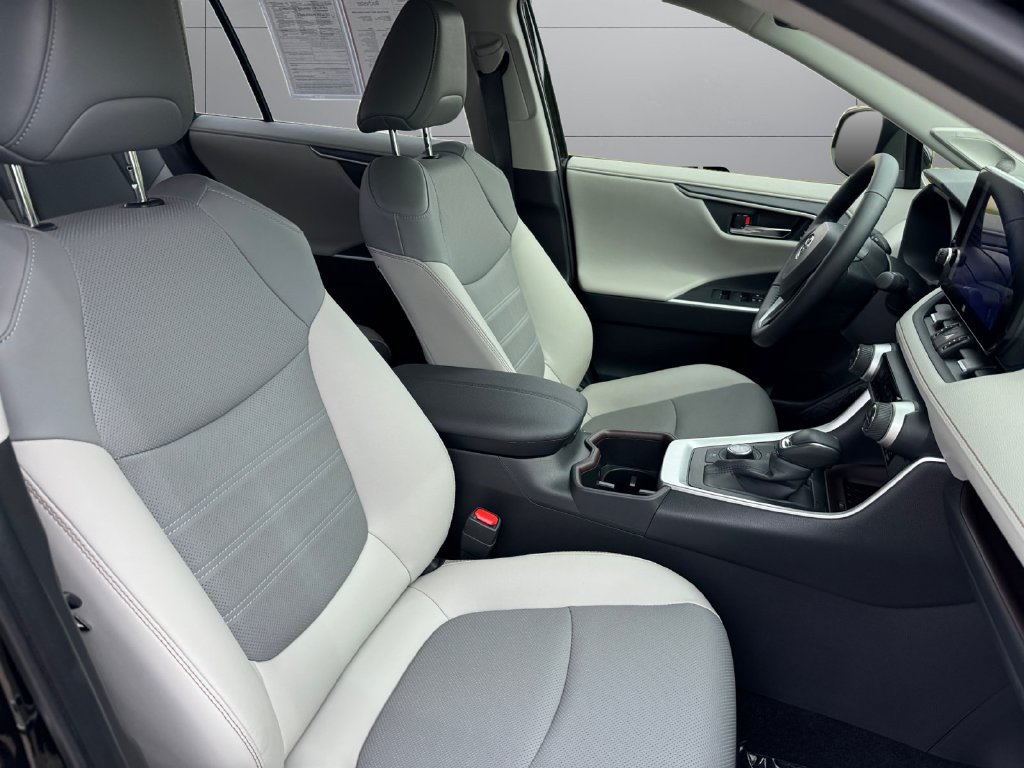 Certified 2025 Toyota RAV4 Limited w/ Advanced Technology Package AWD/4WD image 17