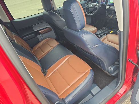 Used 2022 Ford Maverick Lariat w/ Lariat Luxury Package image 12