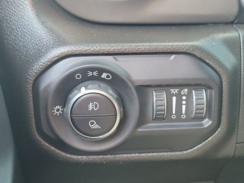 Used 2022 Jeep Gladiator Sport image 26