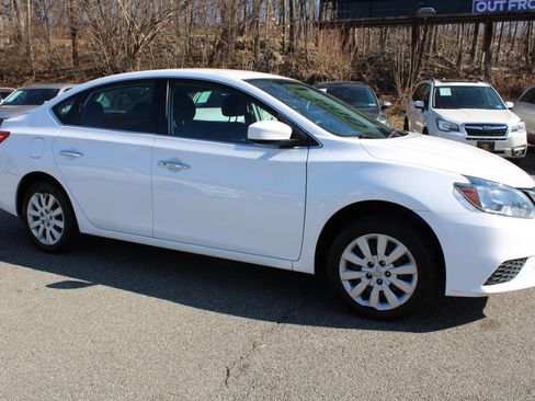 Used 2017 Nissan Sentra SV image 5