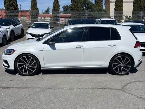 Used 2018 Volkswagen Golf 4-Door AWD/4WD image 7