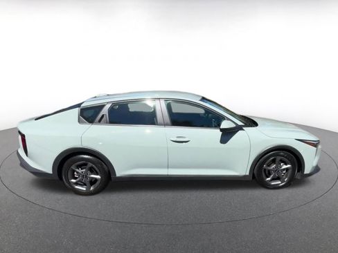 Used 2025 Kia K4 FWD image 16
