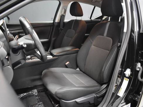 Certified 2024 Nissan Sentra SV w/ All-Weather Package FWD image 5