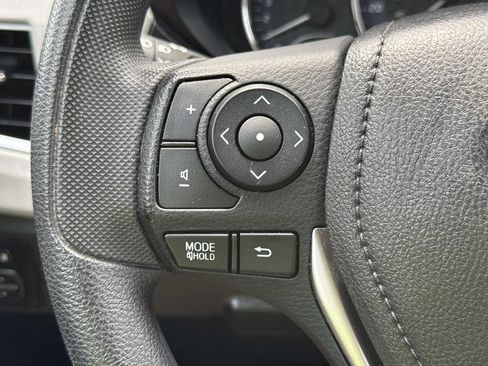 Used 2014 Toyota Corolla LE FWD image 40
