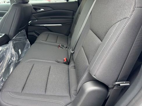 New 2026 Chevrolet Traverse LT w/ Sun and Wheel Package FWD image 9