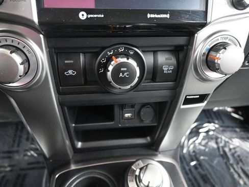 Used 2024 Toyota 4Runner SR5 AWD/4WD image 31