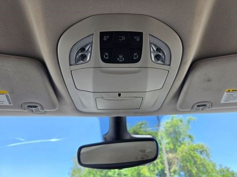 Used 2023 Chrysler Voyager LX FWD image 33