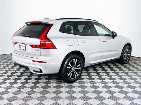 Used 2024 Volvo XC60 B5 Core image 9