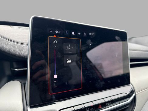 Used 2025 Jeep Compass Limited image 19