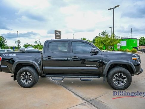 Used 2023 Toyota Tacoma TRD Off-Road w/ Technology Package AWD/4WD image 6