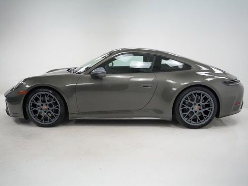 New 2026 Porsche 911 Carrera T image 2