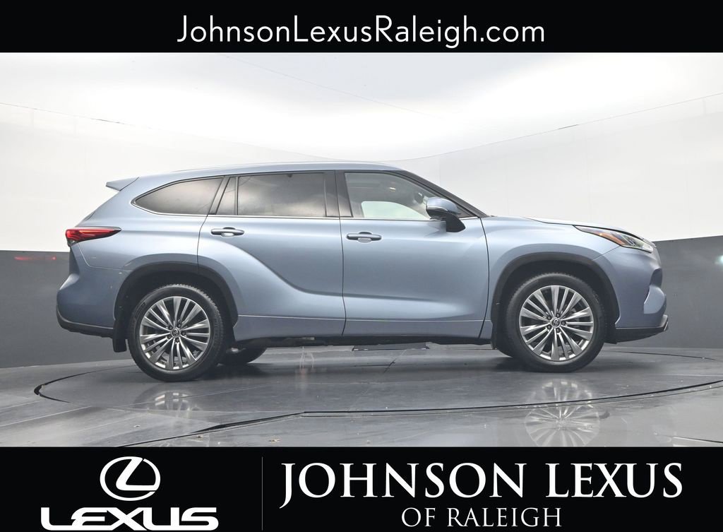 Used 2021 Toyota Highlander Platinum AWD/4WD image 21