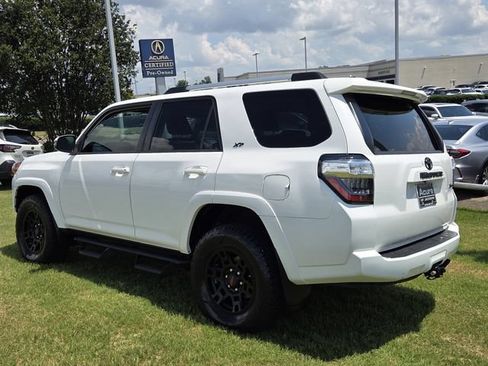 Used 2020 Toyota 4Runner SR5 Premium w/ Moonroof Package AWD/4WD image 6