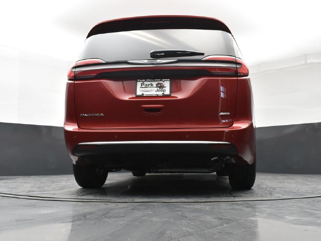 New 2026 Chrysler Pacifica Select AWD/4WD image 23