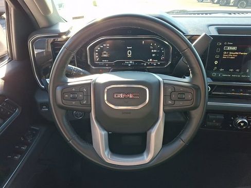Used 2025 GMC Sierra 1500 SLT AWD/4WD image 19