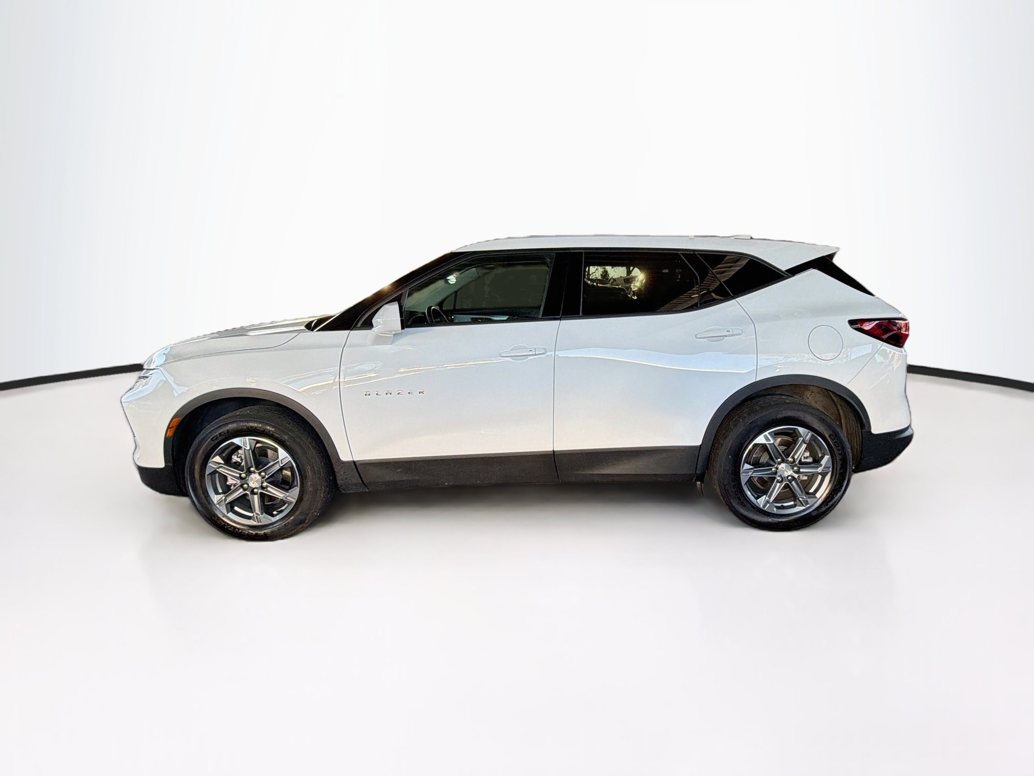 Used 2025 Chevrolet Blazer LT AWD/4WD image 4