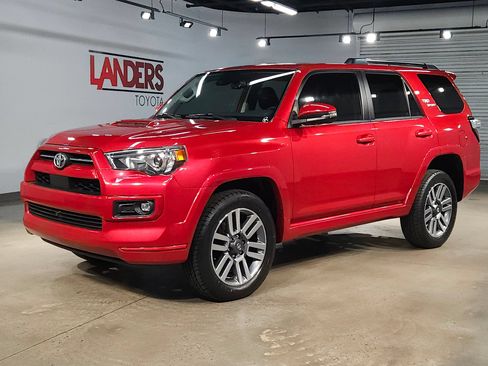 Used 2024 Toyota 4Runner TRD Sport w/ Technology Package AWD/4WD image 3