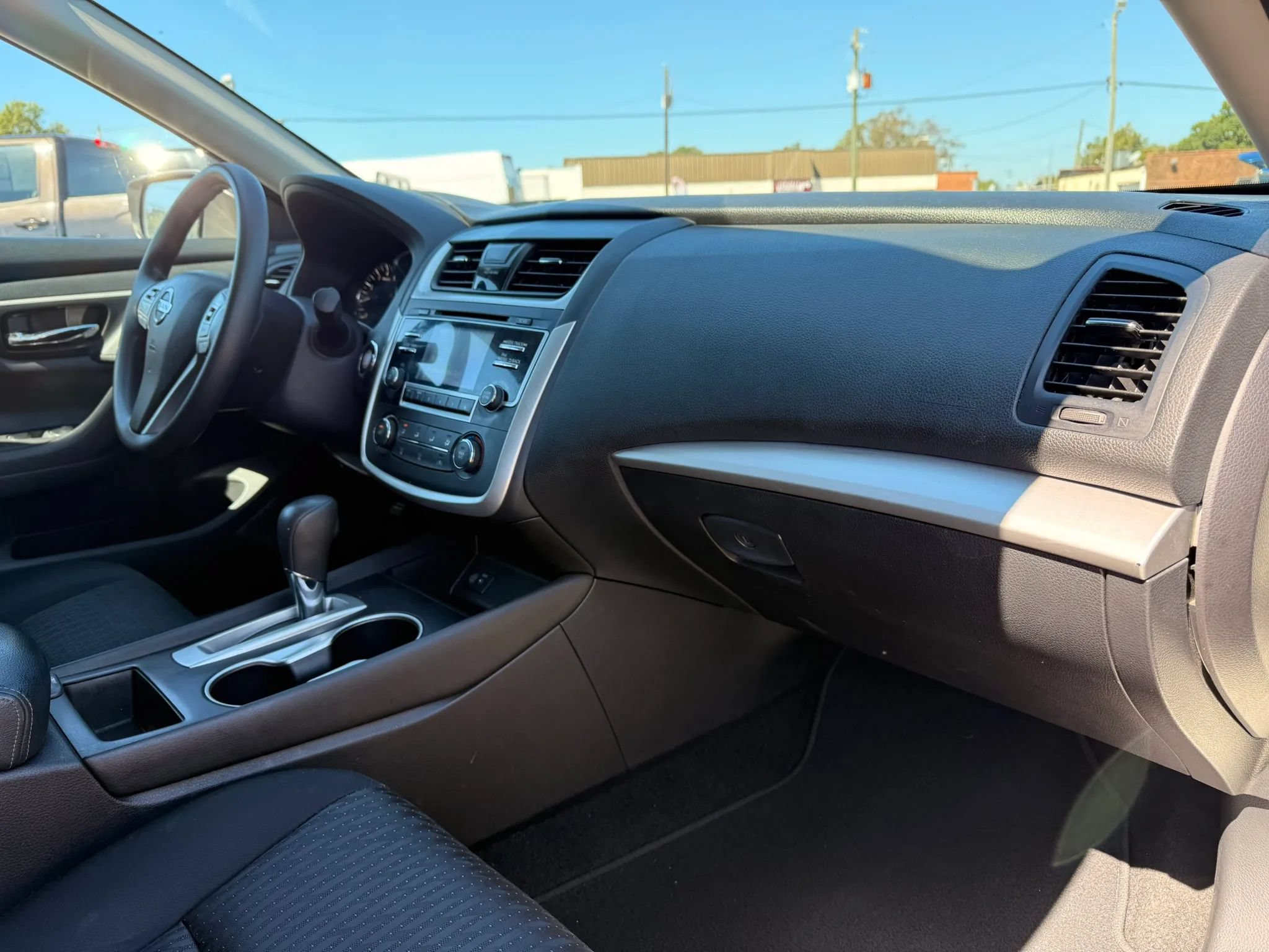 Used 2017 Nissan Altima 2.5 S w/ Power Driver Seat Package FWD image 26