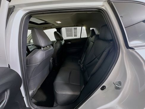 Used 2023 Toyota Corolla Cross XLE image 26