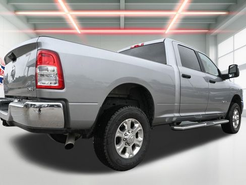 Used 2024 RAM 2500 Big Horn AWD/4WD image 3