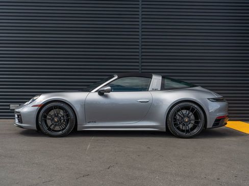 Used 2022 Porsche 911 Targa 4 GTS AWD/4WD image 2