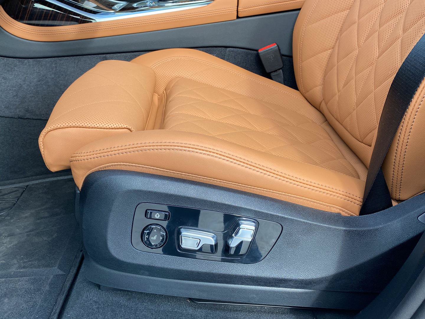 Used 2027 BMW X7 xDrive40i AWD/4WD image 13