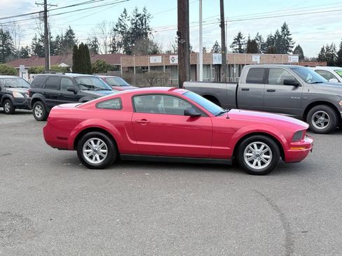 Used 2008 Ford Mustang Premium image 7
