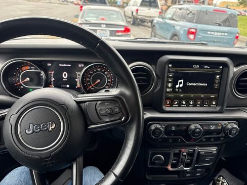 Used 2022 Jeep Wrangler Unlimited Sport image 9