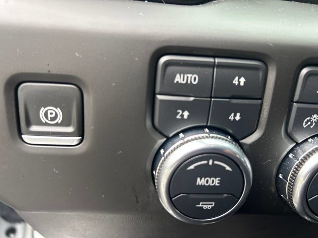 Used 2025 GMC Sierra 1500 AT4 w/ AT4 Premium Package AWD/4WD image 37