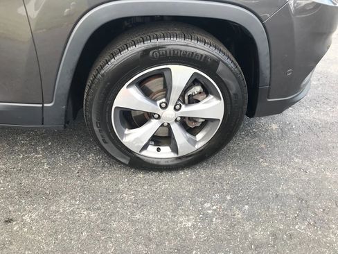 Used 2019 Jeep Cherokee Limited w/ Technology Group image 52