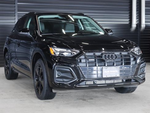 Used 2022 Audi Q5 Premium Plus image 9