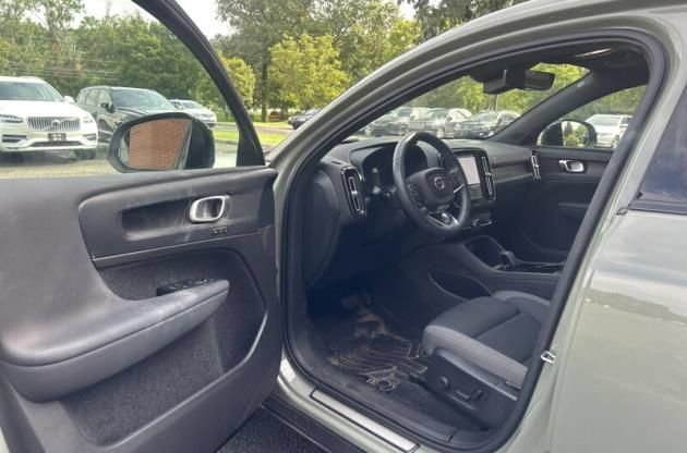 Used 2023 Volvo C40 P8 Recharge Plus w/ Climate Package AWD/4WD image 5