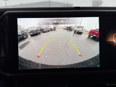 Used 2025 Jeep Wrangler Willys image 30