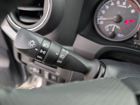 Used 2018 Toyota Tacoma TRD Sport RWD image 20