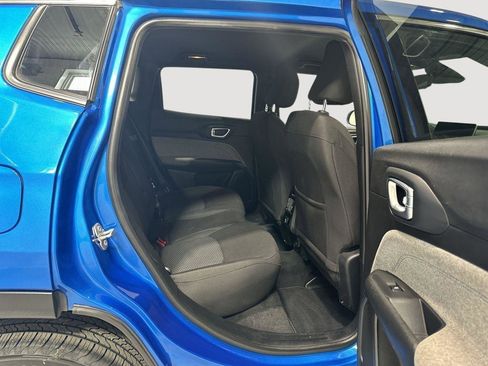 Used 2023 Jeep Compass Sport image 26