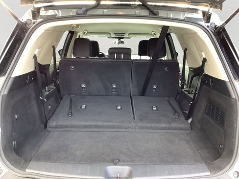 Used 2022 Nissan Pathfinder SV image 14