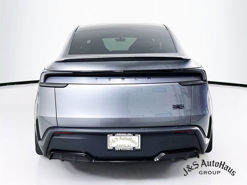 Used 2026 Tesla Model Y Performance image 6