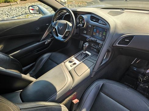 Used 2019 Chevrolet Corvette Stingray Coupe w/ Carbon Flash Badge Package image 23